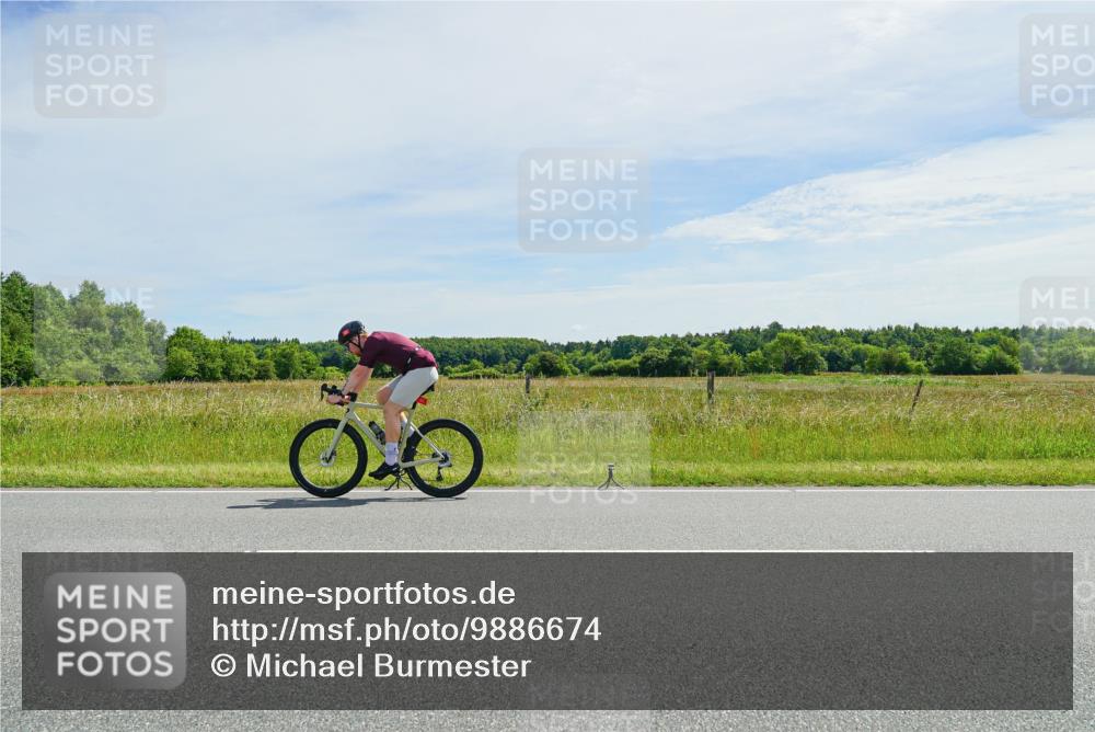 21.06.2026 - Viking Triathlon Michael Burmester http://msf.ph/oto/9886674 21.06.2026 11:50:39 Radfahren 33, 88, 92, 107, 151, 174, 195, 229, 351, 376, 385, 414, 422, 512, 557, 574, 618, 641, 641 meine-sportfotos.de