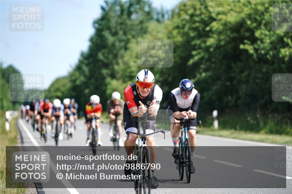 21.06.2026 - Viking Triathlon Michael Burmester http://msf.ph/oto/9886790 21.06.2026 11:30:00 Radfahren 27, 34, 45, 125, 127, 150, 167, 188, 220, 300, 327, 333, 340, 356, 464, 519, 601, 610, 615, 646, 647, 656, 663 meine-sportfotos.de