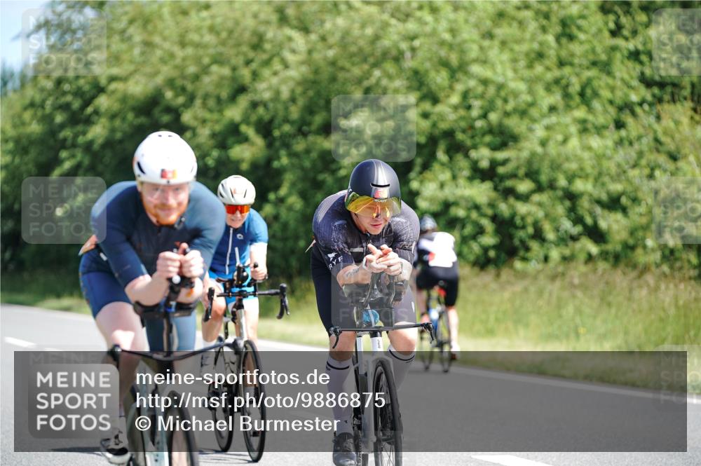 21.06.2026 - Viking Triathlon Michael Burmester http://msf.ph/oto/9886875 21.06.2026 11:30:05 Radfahren 27, 34, 45, 125, 127, 167, 188, 300, 327, 333, 340, 356, 601, 610, 615, 646, 647, 656, 663 meine-sportfotos.de