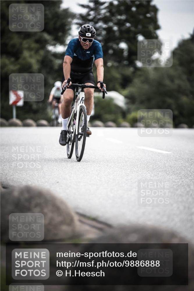 21.06.2026 - 29. Vierlanden-Triathlon H.Heesch http://msf.ph/oto/9886888 21.06.2026 10:42:49 Radfahren 91, 217, 235, 266, 338 meine-sportfotos.de