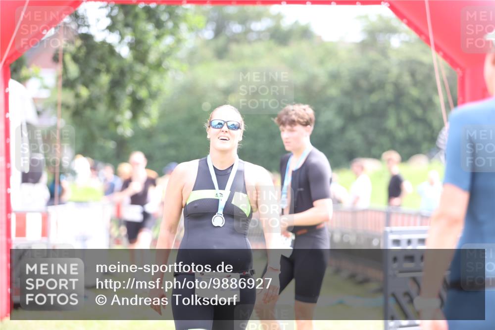 21.06.2026 - 29. Vierlanden-Triathlon Andreas Tolksdorf http://msf.ph/oto/9886927 21.06.2026 11:33:27 Ziel 486, 486 meine-sportfotos.de