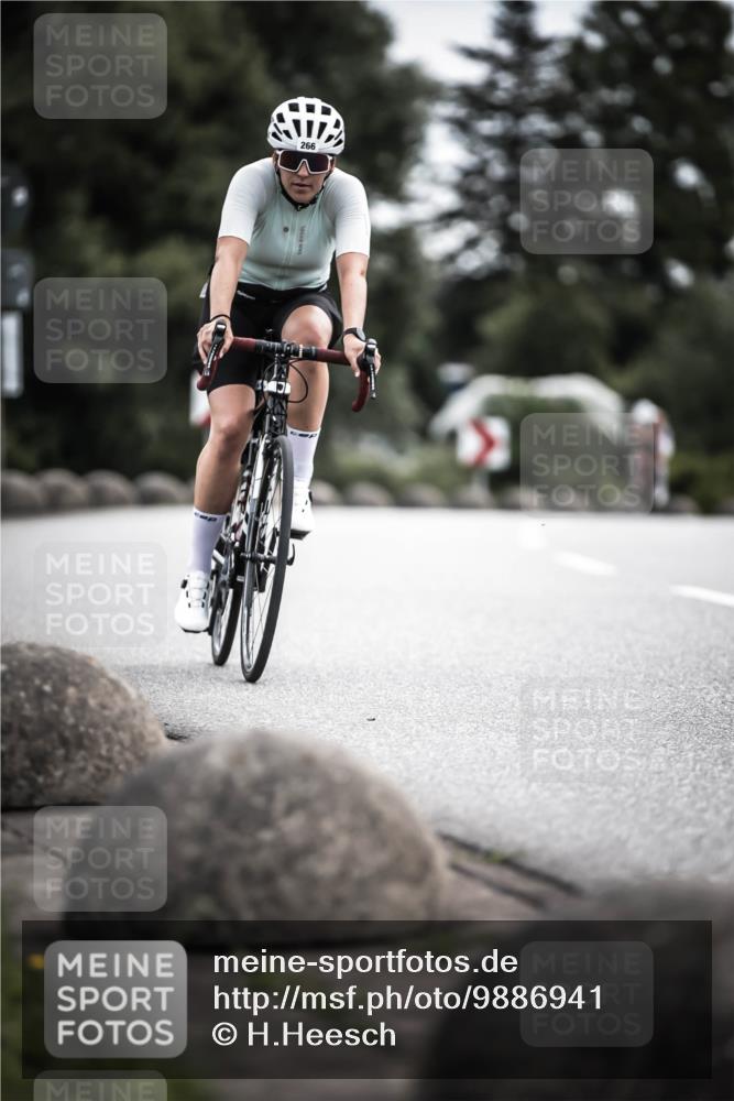 21.06.2026 - 29. Vierlanden-Triathlon H.Heesch http://msf.ph/oto/9886941 21.06.2026 10:42:54 Radfahren 217, 266, 338 meine-sportfotos.de