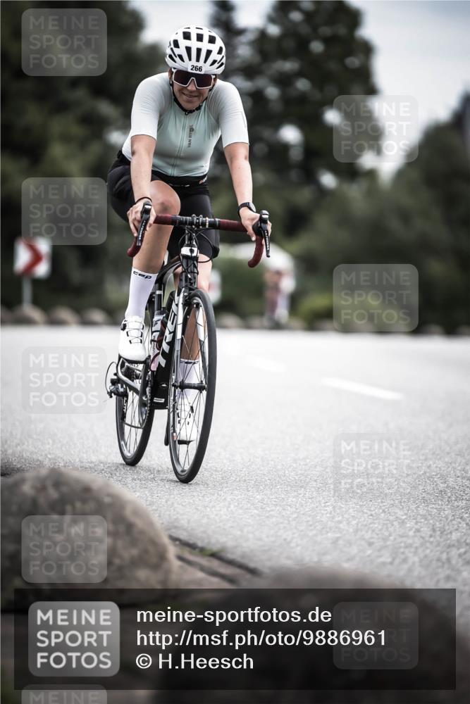 21.06.2026 - 29. Vierlanden-Triathlon H.Heesch http://msf.ph/oto/9886961 21.06.2026 10:42:54 Radfahren 217, 266, 338 meine-sportfotos.de