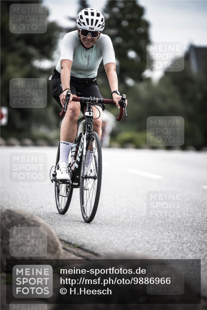 21.06.2026 - 29. Vierlanden-Triathlon H.Heesch http://msf.ph/oto/9886966 21.06.2026 10:42:54 Radfahren 217, 266, 338 meine-sportfotos.de