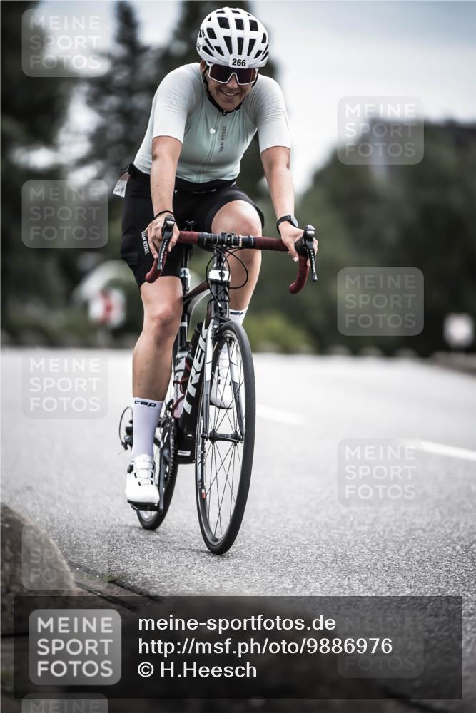 21.06.2026 - 29. Vierlanden-Triathlon H.Heesch http://msf.ph/oto/9886976 21.06.2026 10:42:54 Radfahren 217, 266, 338 meine-sportfotos.de