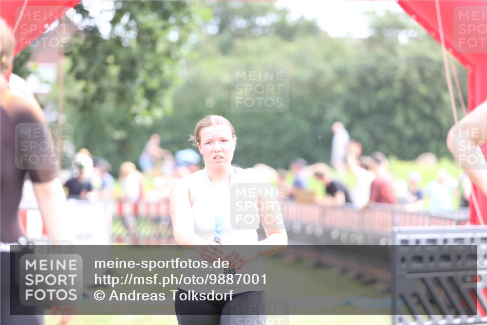 21.06.2026 - 29. Vierlanden-Triathlon Andreas Tolksdorf http://msf.ph/oto/9887001 21.06.2026 11:34:03 Ziel 330, 488, 330, 488 meine-sportfotos.de