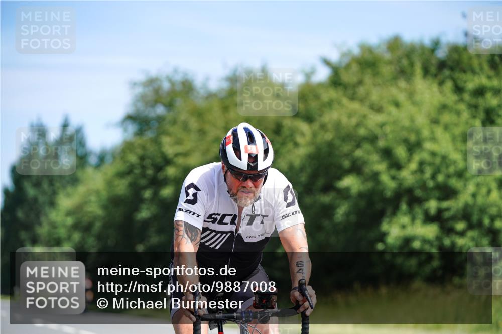 21.06.2026 - Viking Triathlon Michael Burmester http://msf.ph/oto/9887008 21.06.2026 11:30:20 Radfahren 27, 127, 175, 229, 333, 405, 610, 646, 647, 647 meine-sportfotos.de