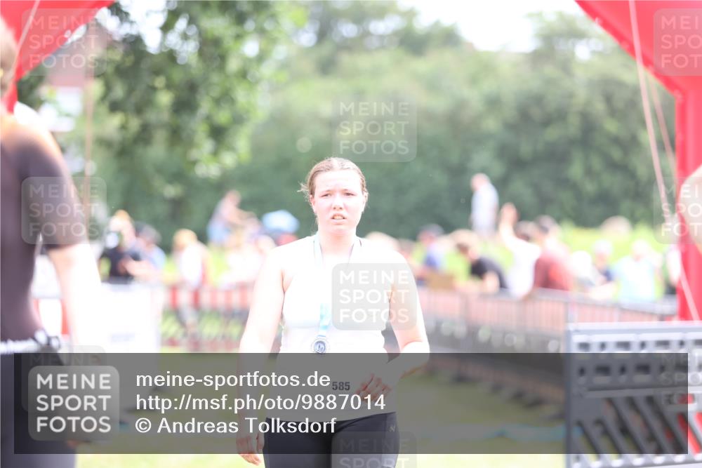 21.06.2026 - 29. Vierlanden-Triathlon Andreas Tolksdorf http://msf.ph/oto/9887014 21.06.2026 11:34:03 Ziel 330, 488, 330, 488 meine-sportfotos.de