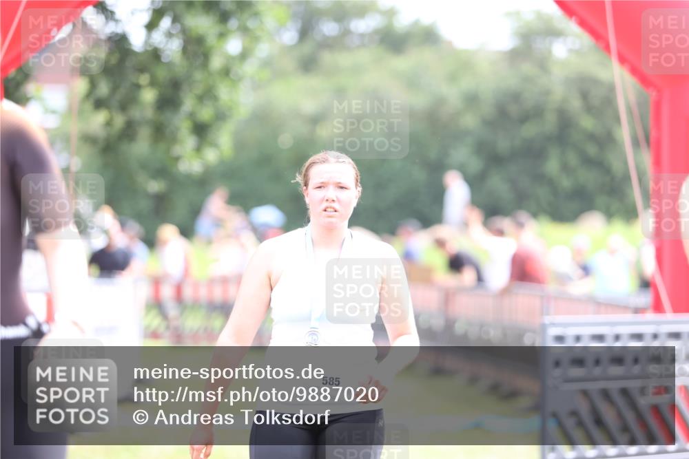 21.06.2026 - 29. Vierlanden-Triathlon Andreas Tolksdorf http://msf.ph/oto/9887020 21.06.2026 11:34:03 Ziel 330, 488, 330, 488 meine-sportfotos.de