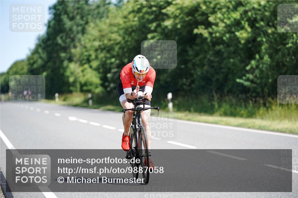 21.06.2026 - Viking Triathlon Michael Burmester http://msf.ph/oto/9887058 21.06.2026 11:30:37 Radfahren 152, 152, 175, 229, 296, 393, 405, 647 meine-sportfotos.de