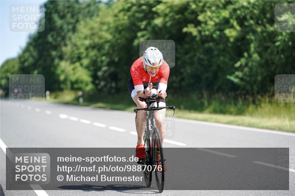 21.06.2026 - Viking Triathlon Michael Burmester http://msf.ph/oto/9887076 21.06.2026 11:30:37 Radfahren 152, 152, 175, 229, 296, 393, 405, 647 meine-sportfotos.de