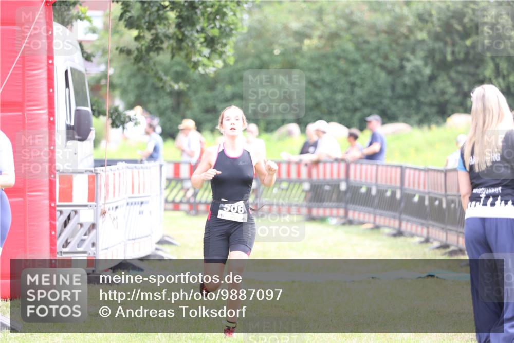 21.06.2026 - 29. Vierlanden-Triathlon Andreas Tolksdorf http://msf.ph/oto/9887097 21.06.2026 11:34:34 Ziel 506, 572, 506, 572 meine-sportfotos.de