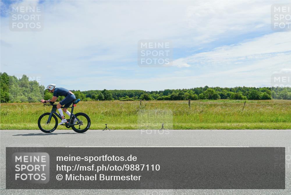 21.06.2026 - Viking Triathlon Michael Burmester http://msf.ph/oto/9887110 21.06.2026 11:54:57 Radfahren 2, 213, 213, 345, 399, 431, 443, 504, 632 meine-sportfotos.de