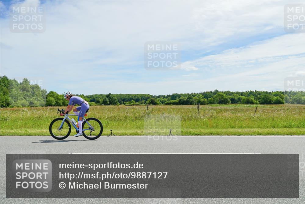 21.06.2026 - Viking Triathlon Michael Burmester http://msf.ph/oto/9887127 21.06.2026 11:55:12 Radfahren 183, 213, 342, 443, 443, 457, 609, 632, 666 meine-sportfotos.de