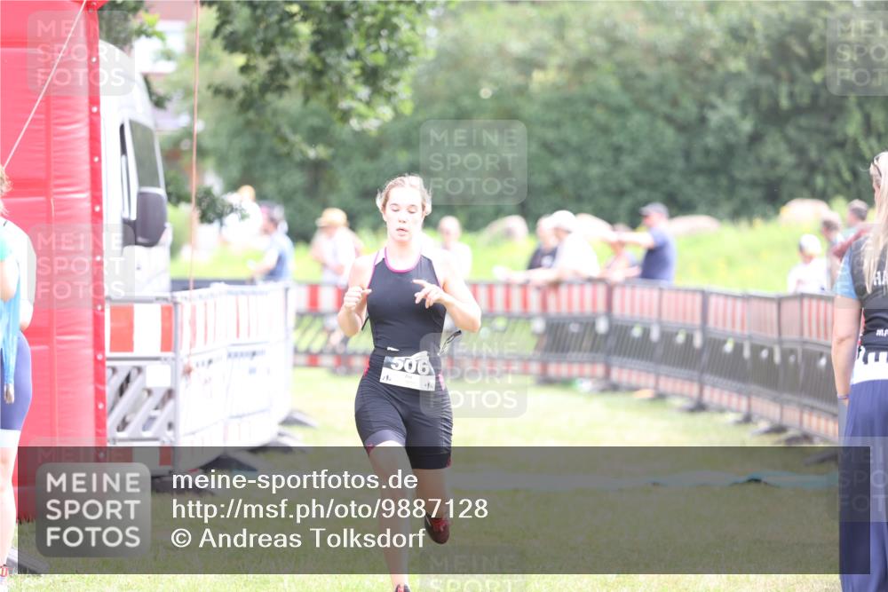 21.06.2026 - 29. Vierlanden-Triathlon Andreas Tolksdorf http://msf.ph/oto/9887128 21.06.2026 11:34:34 Ziel 506, 572, 506, 572 meine-sportfotos.de