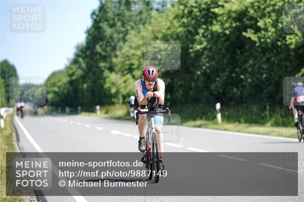 21.06.2026 - Viking Triathlon Michael Burmester http://msf.ph/oto/9887149 21.06.2026 11:31:01 Radfahren 104, 152, 393, 410, 489, 492, 493 meine-sportfotos.de