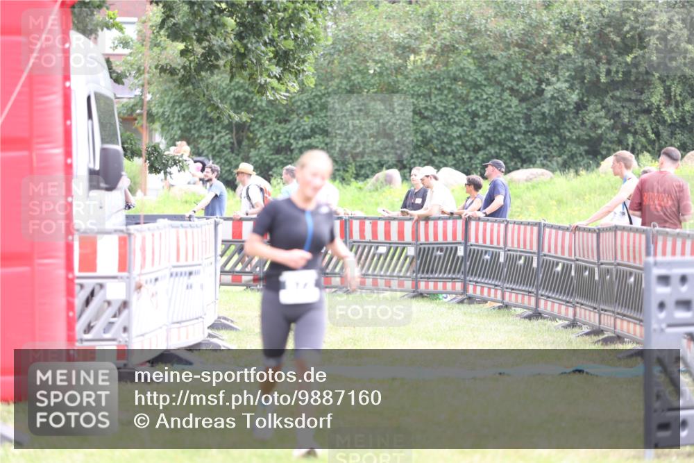21.06.2026 - 29. Vierlanden-Triathlon Andreas Tolksdorf http://msf.ph/oto/9887160 21.06.2026 11:34:42 Ziel 561, 572, 608, 561, 572, 608 meine-sportfotos.de