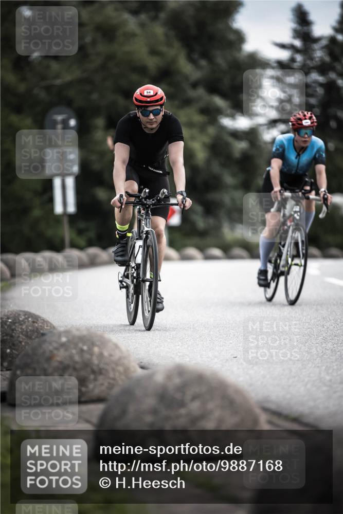 21.06.2026 - 29. Vierlanden-Triathlon H.Heesch http://msf.ph/oto/9887168 21.06.2026 10:43:13 Radfahren 19, 54, 167, 259, 260, 392, 443, 447, 448, 467 meine-sportfotos.de