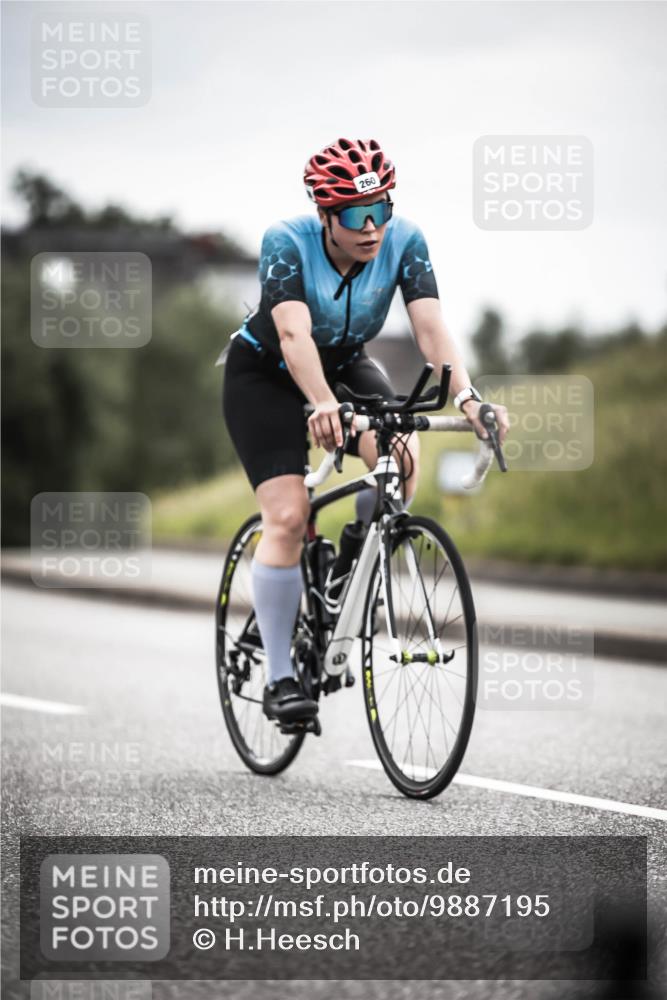 21.06.2026 - 29. Vierlanden-Triathlon H.Heesch http://msf.ph/oto/9887195 21.06.2026 10:43:15 Radfahren 19, 54, 96, 167, 259, 260, 392, 443, 447, 448, 467 meine-sportfotos.de