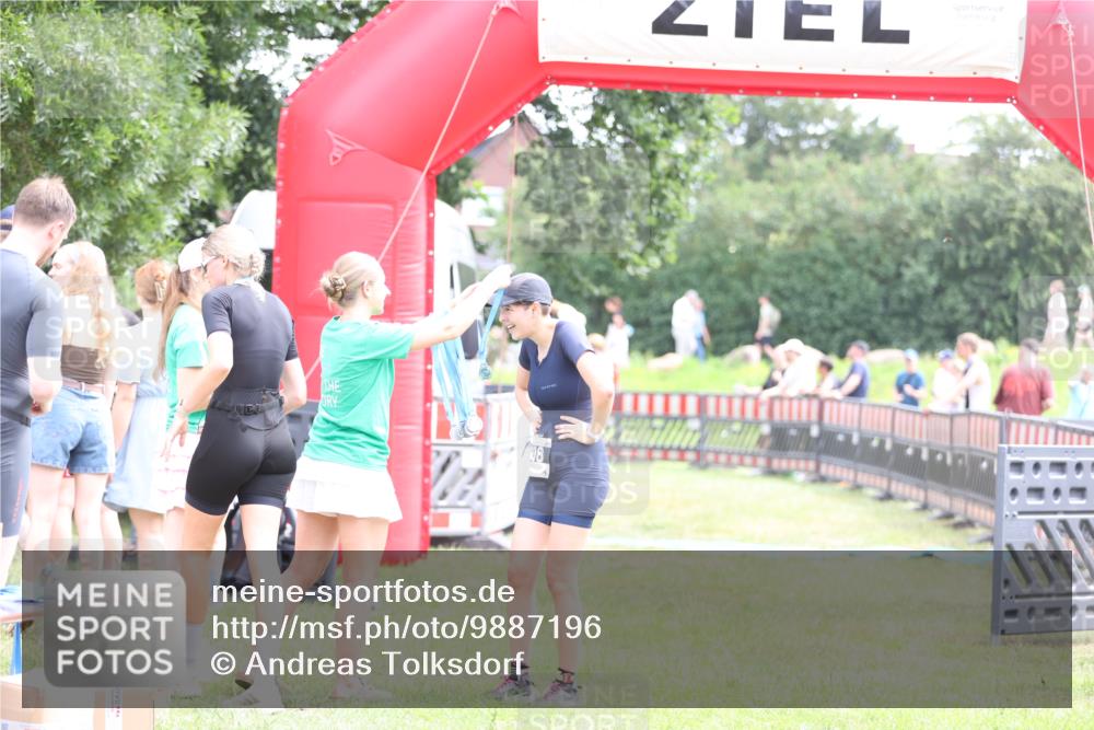 21.06.2026 - 29. Vierlanden-Triathlon Andreas Tolksdorf http://msf.ph/oto/9887196 21.06.2026 11:34:59 Ziel 618, 618 meine-sportfotos.de