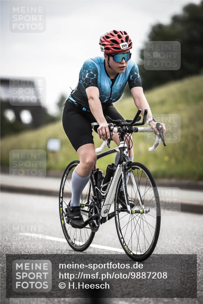 21.06.2026 - 29. Vierlanden-Triathlon H.Heesch http://msf.ph/oto/9887208 21.06.2026 10:43:15 Radfahren 19, 54, 96, 167, 259, 260, 392, 443, 447, 448, 467 meine-sportfotos.de