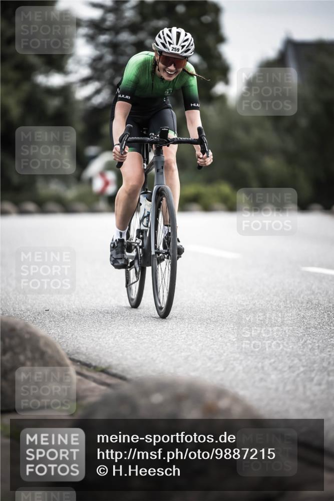 21.06.2026 - 29. Vierlanden-Triathlon H.Heesch http://msf.ph/oto/9887215 21.06.2026 10:43:16 Radfahren 19, 54, 96, 167, 259, 260, 392, 443, 447, 448, 467 meine-sportfotos.de