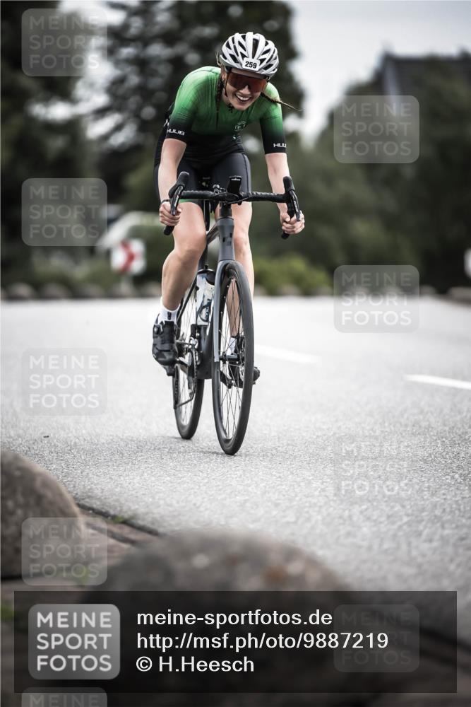 21.06.2026 - 29. Vierlanden-Triathlon H.Heesch http://msf.ph/oto/9887219 21.06.2026 10:43:16 Radfahren 19, 54, 96, 167, 259, 260, 392, 443, 447, 448, 467 meine-sportfotos.de