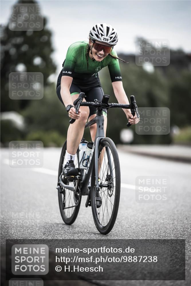 21.06.2026 - 29. Vierlanden-Triathlon H.Heesch http://msf.ph/oto/9887238 21.06.2026 10:43:17 Radfahren 19, 54, 96, 167, 259, 260, 392, 443, 447, 448, 467 meine-sportfotos.de
