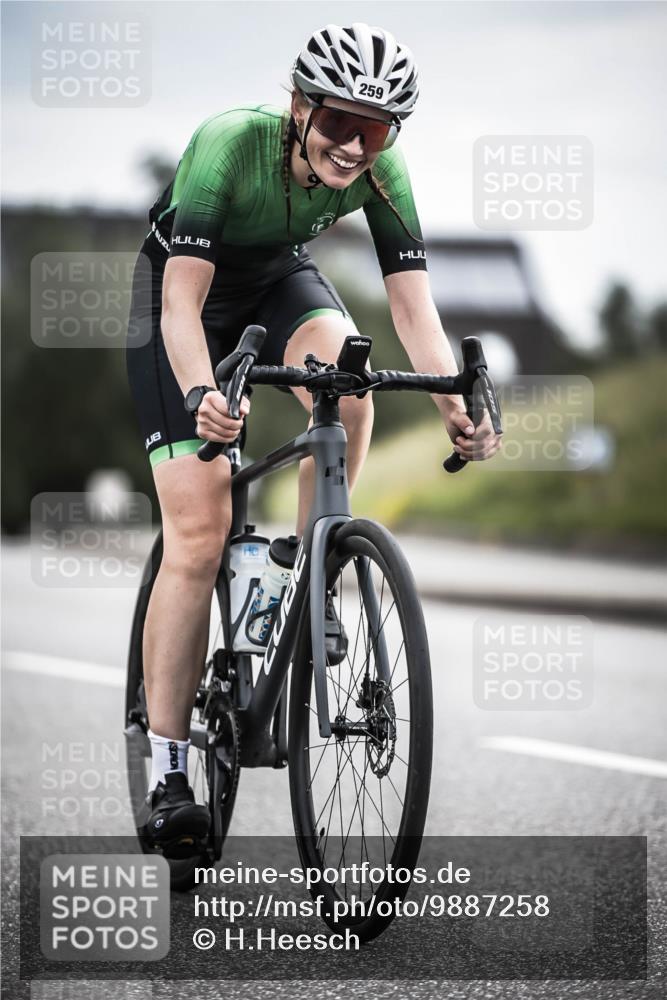 21.06.2026 - 29. Vierlanden-Triathlon H.Heesch http://msf.ph/oto/9887258 21.06.2026 10:43:17 Radfahren 19, 54, 96, 167, 259, 260, 392, 443, 447, 448, 467 meine-sportfotos.de