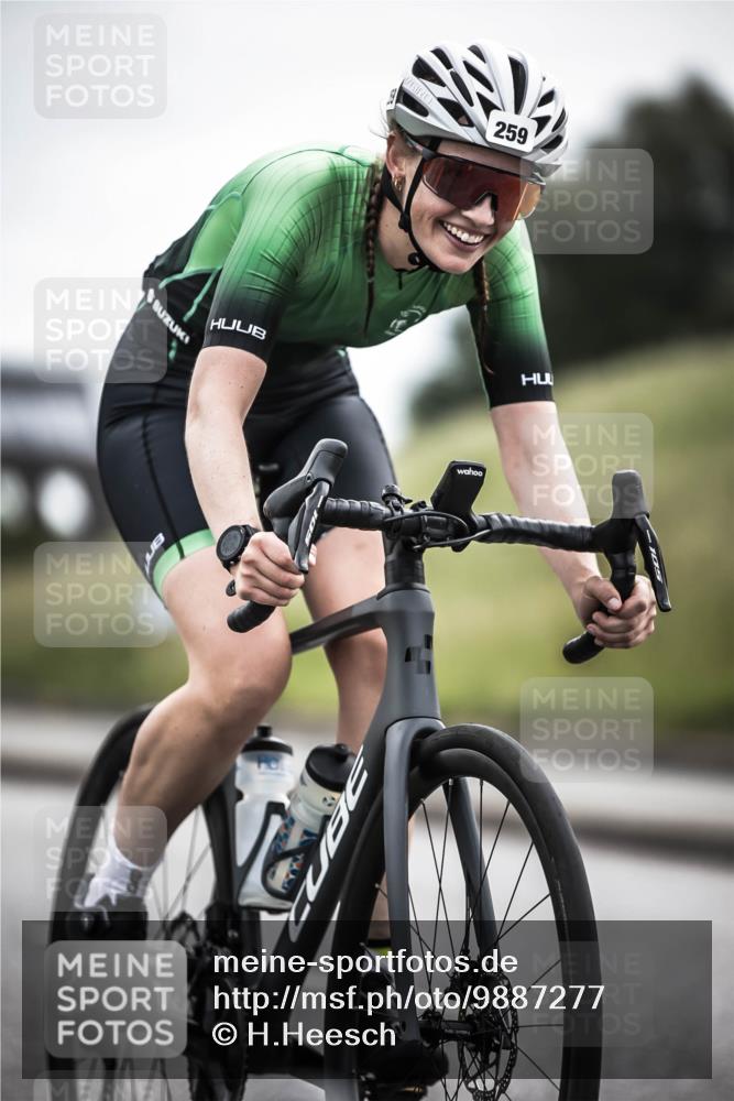 21.06.2026 - 29. Vierlanden-Triathlon H.Heesch http://msf.ph/oto/9887277 21.06.2026 10:43:17 Radfahren 19, 54, 96, 167, 259, 260, 392, 443, 447, 448, 467 meine-sportfotos.de