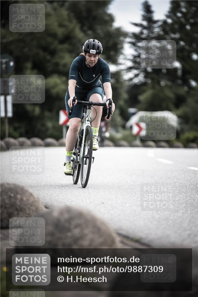 21.06.2026 - 29. Vierlanden-Triathlon H.Heesch http://msf.ph/oto/9887309 21.06.2026 10:43:36 Radfahren 103, 224, 230 meine-sportfotos.de