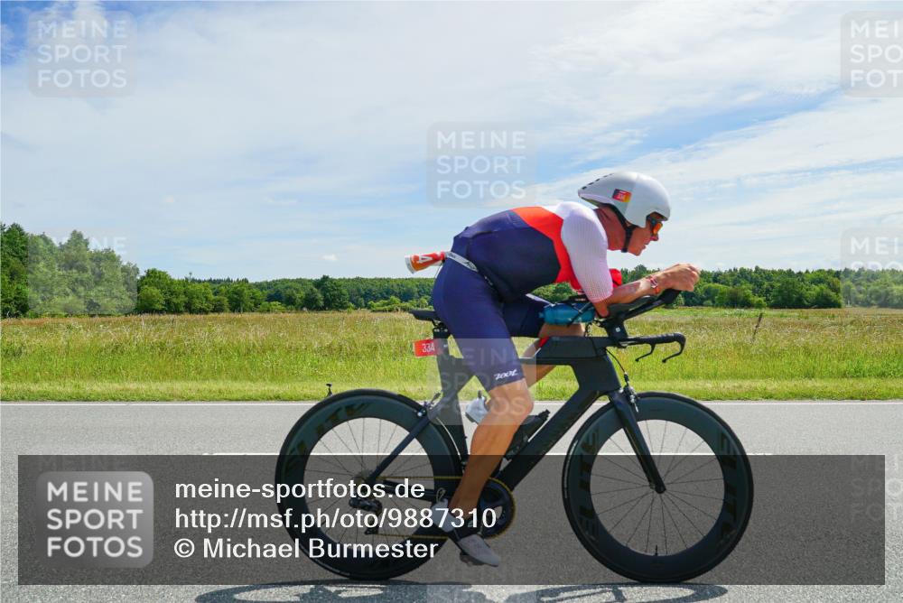 21.06.2026 - Viking Triathlon Michael Burmester http://msf.ph/oto/9887310 21.06.2026 11:56:35 Radfahren 18, 131, 258, 321, 334, 401, 436, 470, 533, 602 meine-sportfotos.de