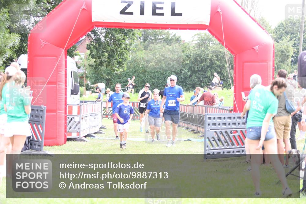 21.06.2026 - 29. Vierlanden-Triathlon Andreas Tolksdorf http://msf.ph/oto/9887313 21.06.2026 11:35:10 Ziel 438, 606, 618, 438, 606, 618 meine-sportfotos.de