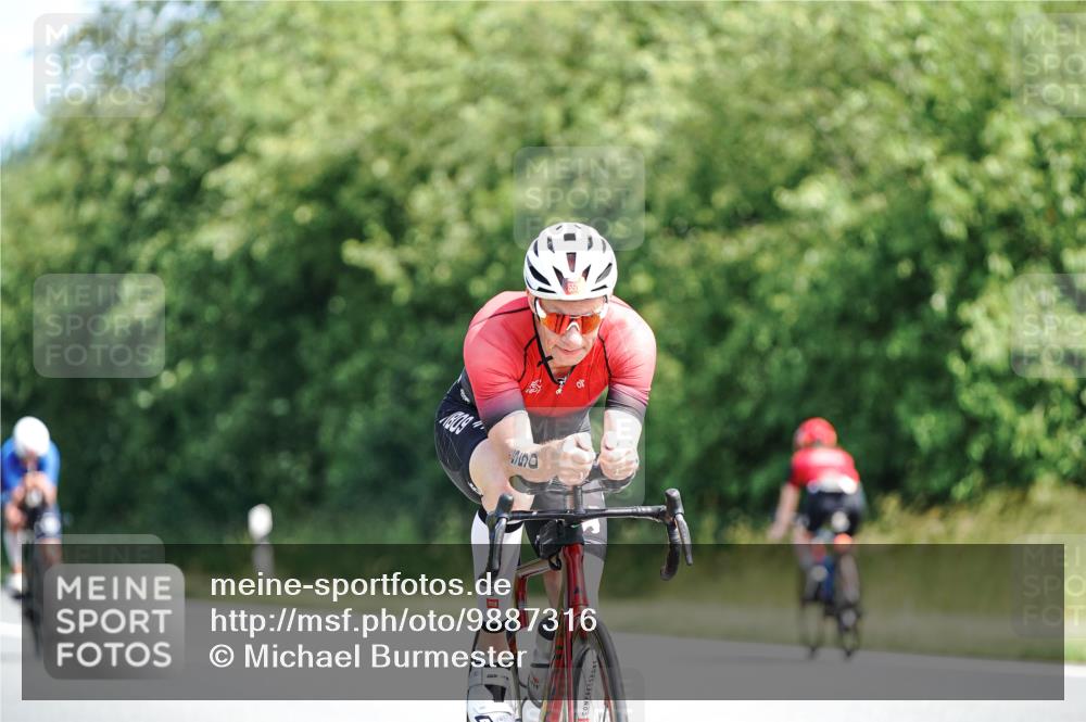 21.06.2026 - Viking Triathlon Michael Burmester http://msf.ph/oto/9887316 21.06.2026 11:32:51 Radfahren 33, 71, 107, 137, 151, 233, 243, 248, 274, 392, 398, 414, 415, 550, 574, 627, 636, 637, 641 meine-sportfotos.de