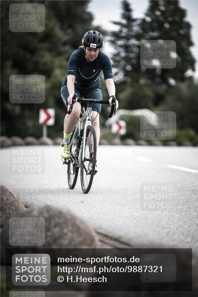 21.06.2026 - 29. Vierlanden-Triathlon H.Heesch http://msf.ph/oto/9887321 21.06.2026 10:43:36 Radfahren 103, 224, 230 meine-sportfotos.de