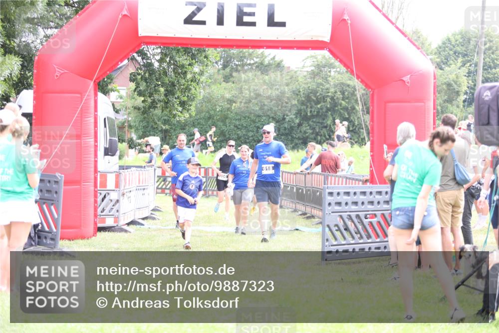 21.06.2026 - 29. Vierlanden-Triathlon Andreas Tolksdorf http://msf.ph/oto/9887323 21.06.2026 11:35:10 Ziel 438, 606, 618, 438, 606, 618 meine-sportfotos.de