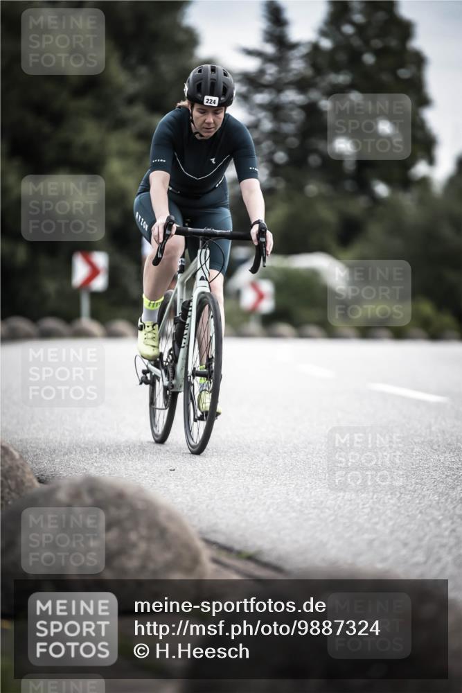 21.06.2026 - 29. Vierlanden-Triathlon H.Heesch http://msf.ph/oto/9887324 21.06.2026 10:43:36 Radfahren 103, 224, 230 meine-sportfotos.de