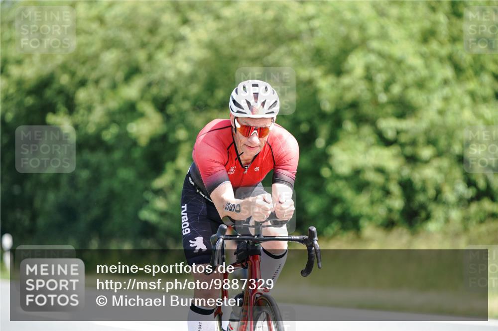 21.06.2026 - Viking Triathlon Michael Burmester http://msf.ph/oto/9887329 21.06.2026 11:32:51 Radfahren 33, 71, 107, 137, 151, 233, 243, 248, 274, 392, 398, 414, 415, 550, 574, 627, 636, 637, 641 meine-sportfotos.de