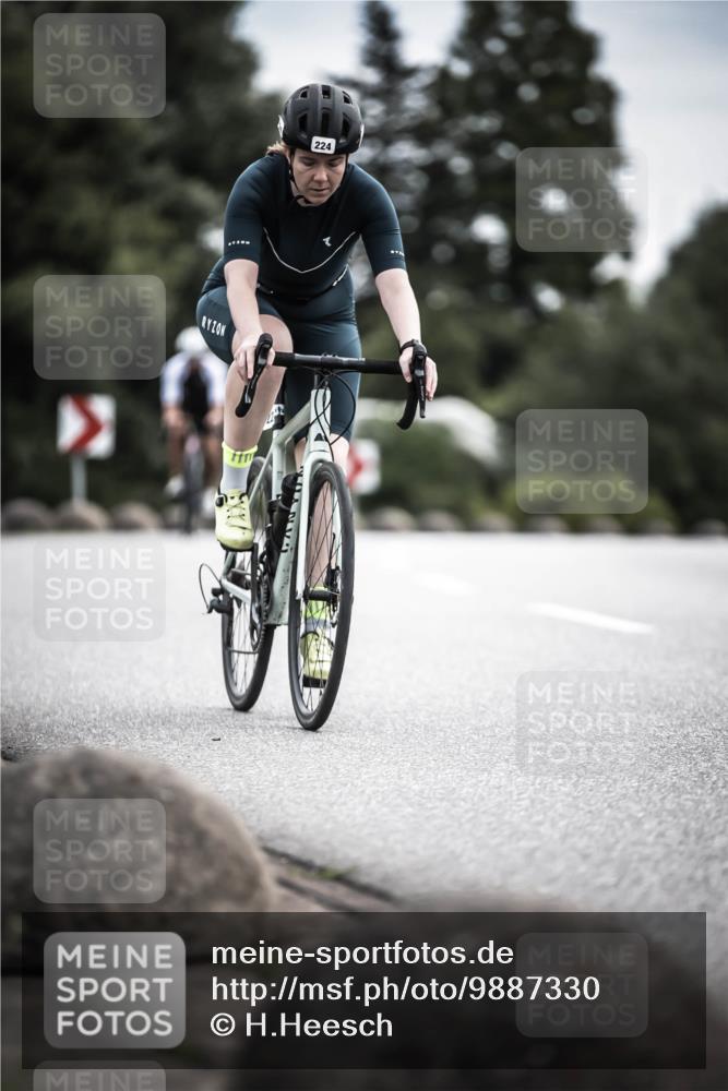 21.06.2026 - 29. Vierlanden-Triathlon H.Heesch http://msf.ph/oto/9887330 21.06.2026 10:43:36 Radfahren 103, 224, 230 meine-sportfotos.de