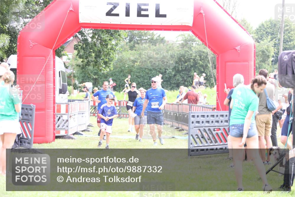 21.06.2026 - 29. Vierlanden-Triathlon Andreas Tolksdorf http://msf.ph/oto/9887332 21.06.2026 11:35:10 Ziel 438, 606, 618, 438, 606, 618 meine-sportfotos.de