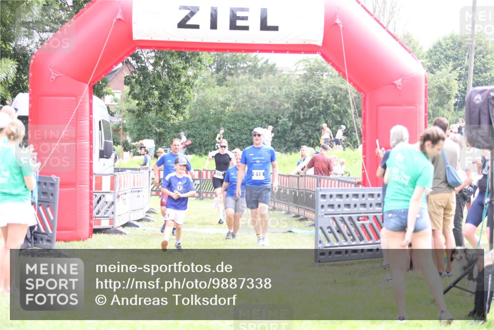 21.06.2026 - 29. Vierlanden-Triathlon Andreas Tolksdorf http://msf.ph/oto/9887338 21.06.2026 11:35:10 Ziel 438, 606, 618, 438, 606, 618 meine-sportfotos.de