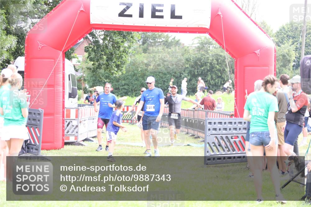 21.06.2026 - 29. Vierlanden-Triathlon Andreas Tolksdorf http://msf.ph/oto/9887343 21.06.2026 11:35:11 Ziel 438, 606, 618, 438, 606, 618 meine-sportfotos.de