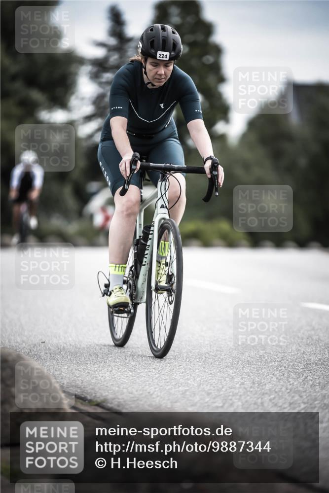 21.06.2026 - 29. Vierlanden-Triathlon H.Heesch http://msf.ph/oto/9887344 21.06.2026 10:43:36 Radfahren 103, 224, 230 meine-sportfotos.de