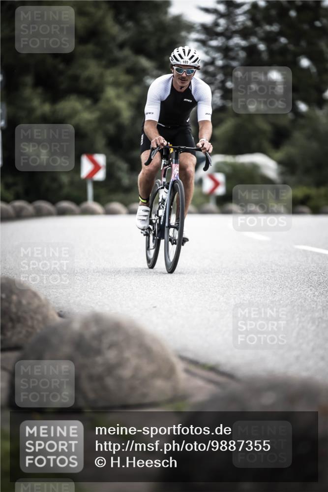 21.06.2026 - 29. Vierlanden-Triathlon H.Heesch http://msf.ph/oto/9887355 21.06.2026 10:43:39 Radfahren 103, 224, 230 meine-sportfotos.de