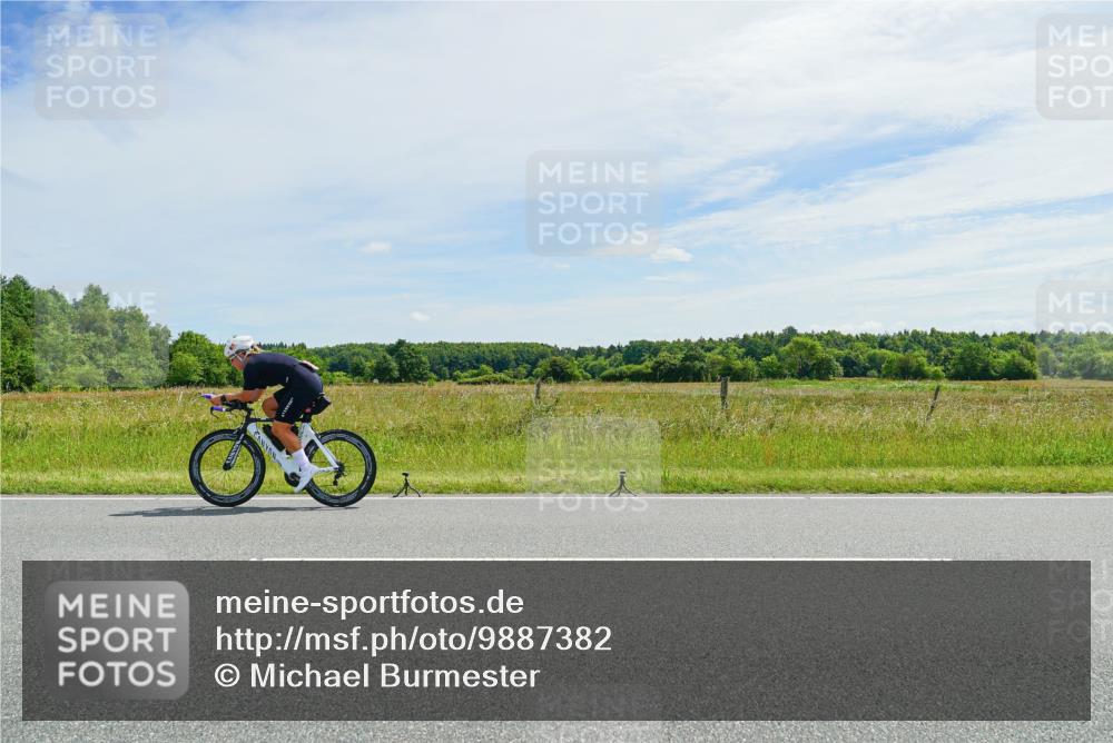 21.06.2026 - Viking Triathlon Michael Burmester http://msf.ph/oto/9887382 21.06.2026 11:57:29 Radfahren 25, 344, 369, 394, 449, 547, 575, 624, 630 meine-sportfotos.de