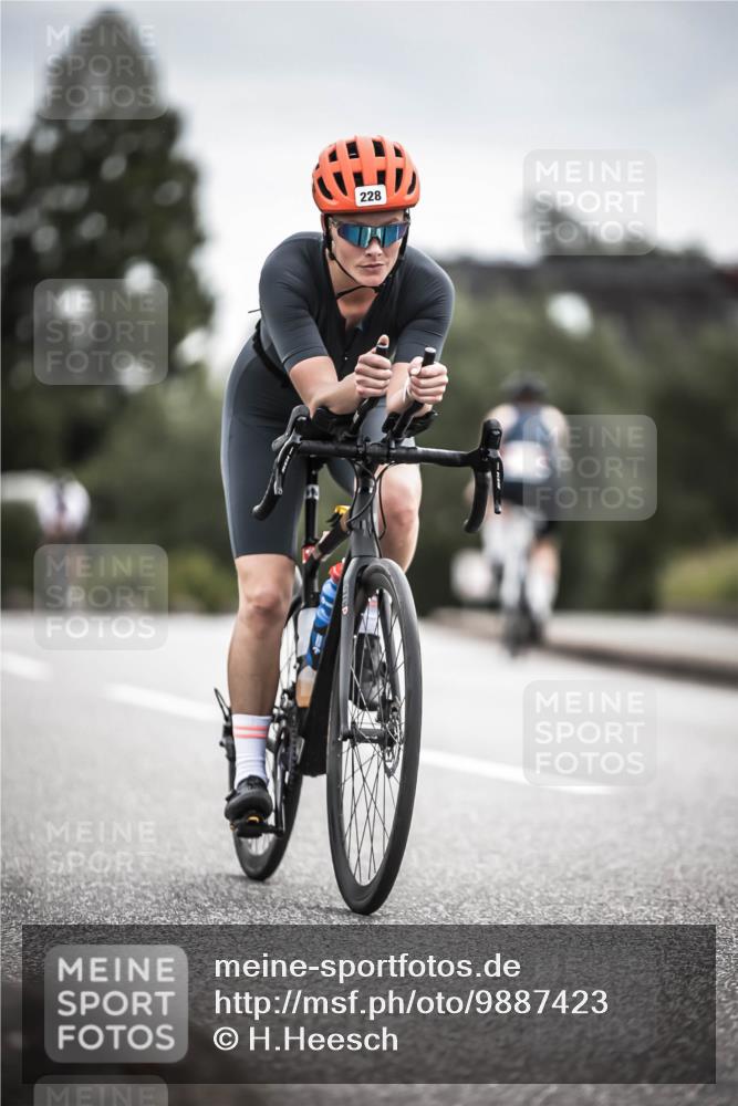 21.06.2026 - 29. Vierlanden-Triathlon H.Heesch http://msf.ph/oto/9887423 21.06.2026 10:44:03 Radfahren 109, 220, 228, 290, 357, 359 meine-sportfotos.de