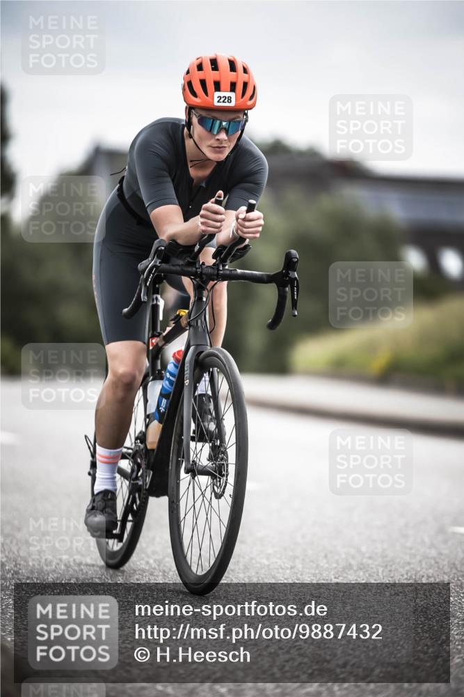 21.06.2026 - 29. Vierlanden-Triathlon H.Heesch http://msf.ph/oto/9887432 21.06.2026 10:44:03 Radfahren 109, 220, 228, 290, 357, 359 meine-sportfotos.de