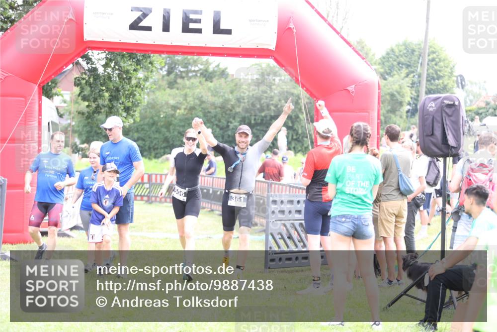 21.06.2026 - 29. Vierlanden-Triathlon Andreas Tolksdorf http://msf.ph/oto/9887438 21.06.2026 11:35:14 Ziel 438, 606, 618, 438, 606, 618 meine-sportfotos.de