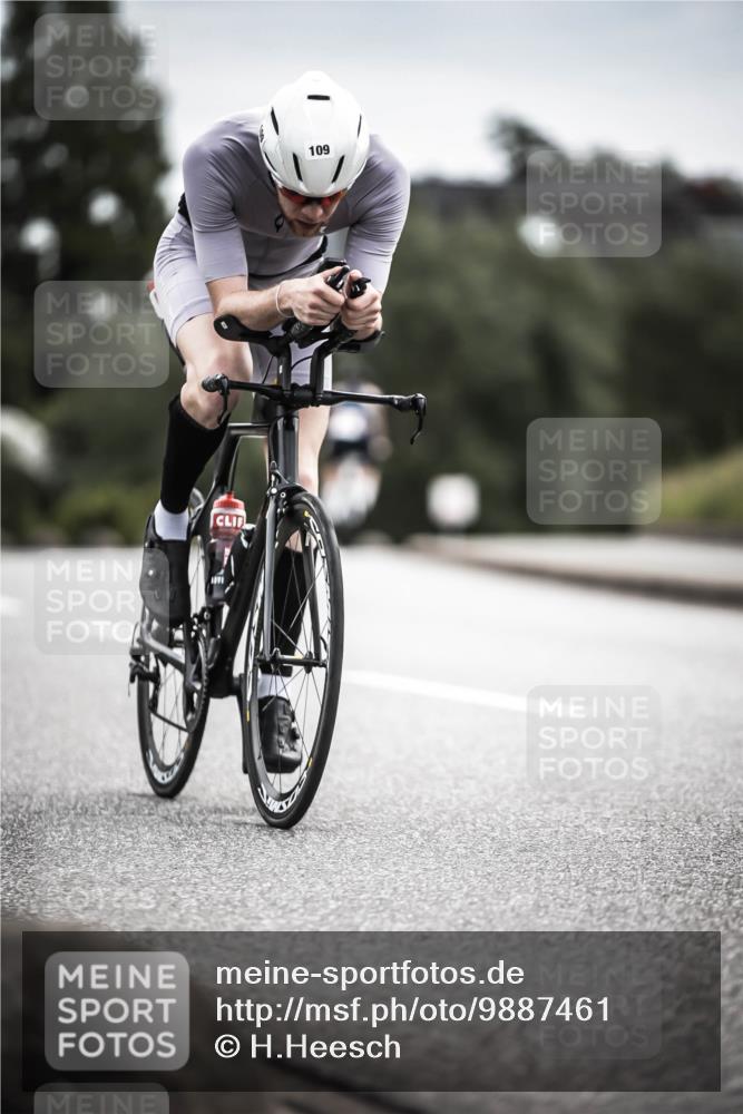 21.06.2026 - 29. Vierlanden-Triathlon H.Heesch http://msf.ph/oto/9887461 21.06.2026 10:44:05 Radfahren 50, 109, 220, 228, 245, 290, 357, 359 meine-sportfotos.de