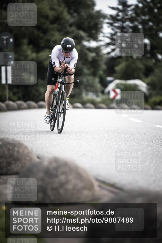 21.06.2026 - 29. Vierlanden-Triathlon H.Heesch http://msf.ph/oto/9887489 21.06.2026 10:44:08 Radfahren 50, 109, 135, 220, 245, 357, 359 meine-sportfotos.de